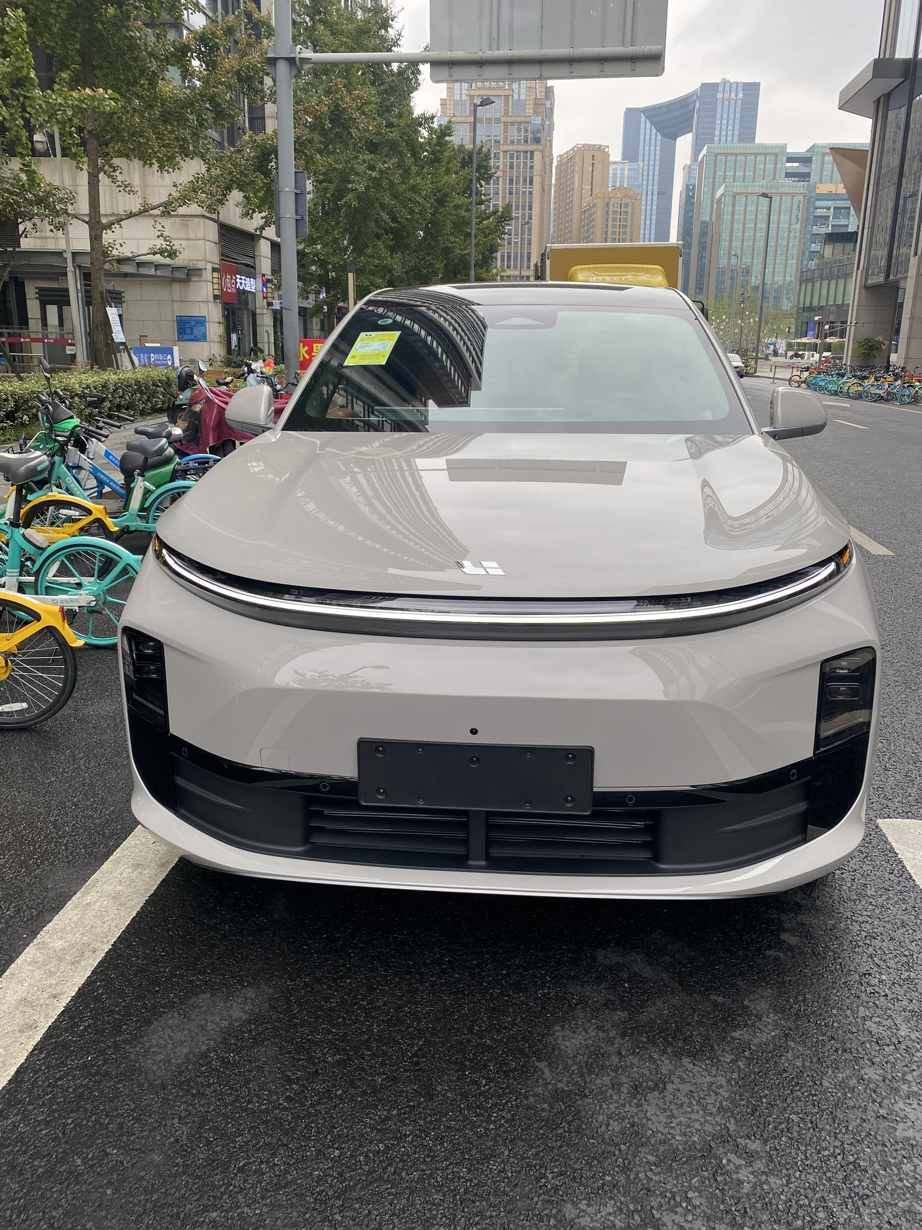 银河国际 MEGA 高压纯电 MPV